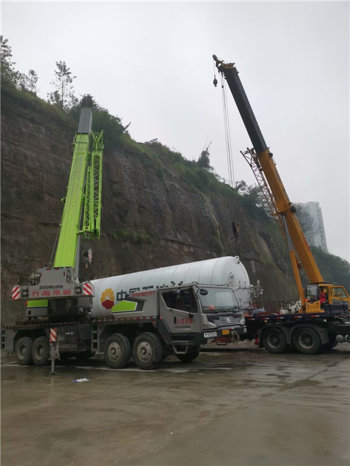 尉犁县“不怕风雨冻”—— 吊车的 “恶劣环境适应” 技术